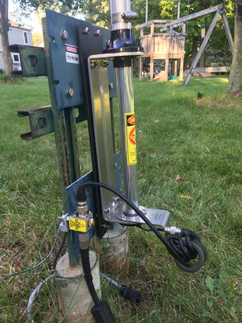 Base of antenna in vertical position